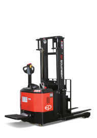 EP Elektrische Stapler-Handling-Trucks 1,5 T Hebhöhe 6500-10700 mm mit Li-Ionen-Batterie