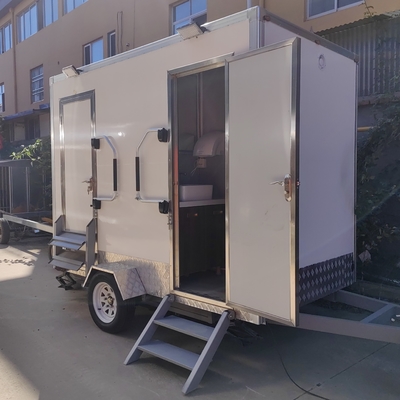 Erschwingliche Straßenabfahrt öffentliche Luxus-Toilette Trailer-Badezimmer tragbare Toilette mobile Toiletten