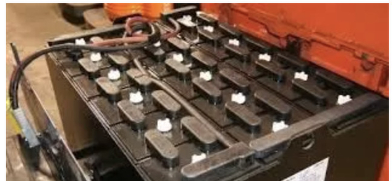 FROTEK AWS-24 CE-Zertifizierung 48V 24 Zellen Elektro-Forklift-Batterie-Bewässerungssystem