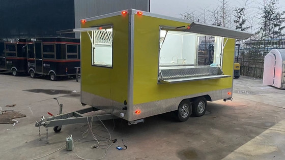 Erschwingliche Straßengrill-Lebensmittelfarbe Billiges Essen Lieferwagen Hot Dog Hamburger Pizza Food Truck mit voll ausgestatteter Küche