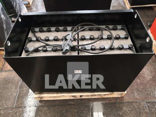 Großhandelshersteller von Blei-Säure-Batterien für das 2,5-Tonnen-Forklift-Batteriepaket 7PBS700 48V 700Ah.