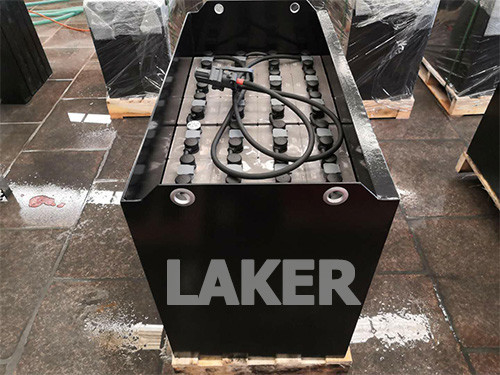 Der Heli VSD8AC ist für einen 1,5 t schweren Gabelstaplerbatterie, 48 V geeignet, und der Hersteller der VCD8AC Gabelstaplerbatterie bietet eine 4