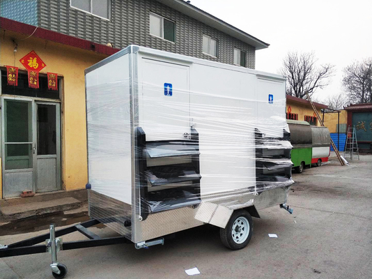 1 Schritt Schubklappbare mobile Toilettenanhänger mit RV Toilette saubere und Abwasserbehälter