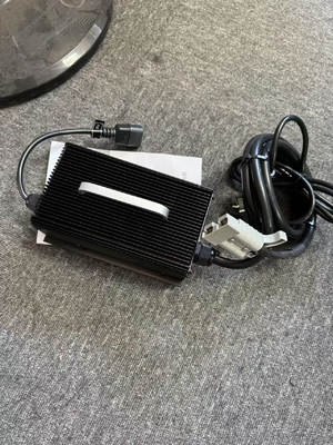 Hochwertiges Ladegerät für Gabelstapler der ESCH-Serie 24V 15A mit leisen Kühlventilator