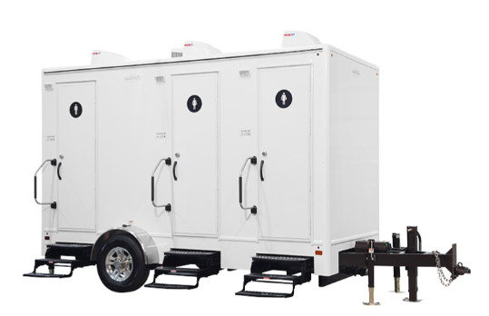 Luxus Toilettenanhänger Hersteller 3 Stall Portable Toilettes Anhänger kundenspezifische mobile Toilette
