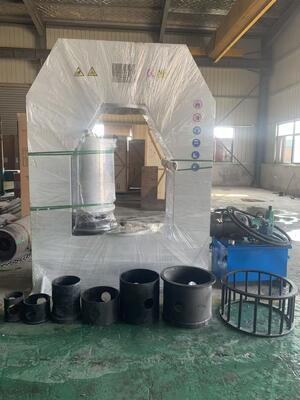 Maßgeschneiderte Reifenauf-/Abbau-Maschine 500 Tonnen Maschinenaufdruckmaschine 11 kW 480 V mit CHINT-Transformatoren, Brechern und Kontaktern